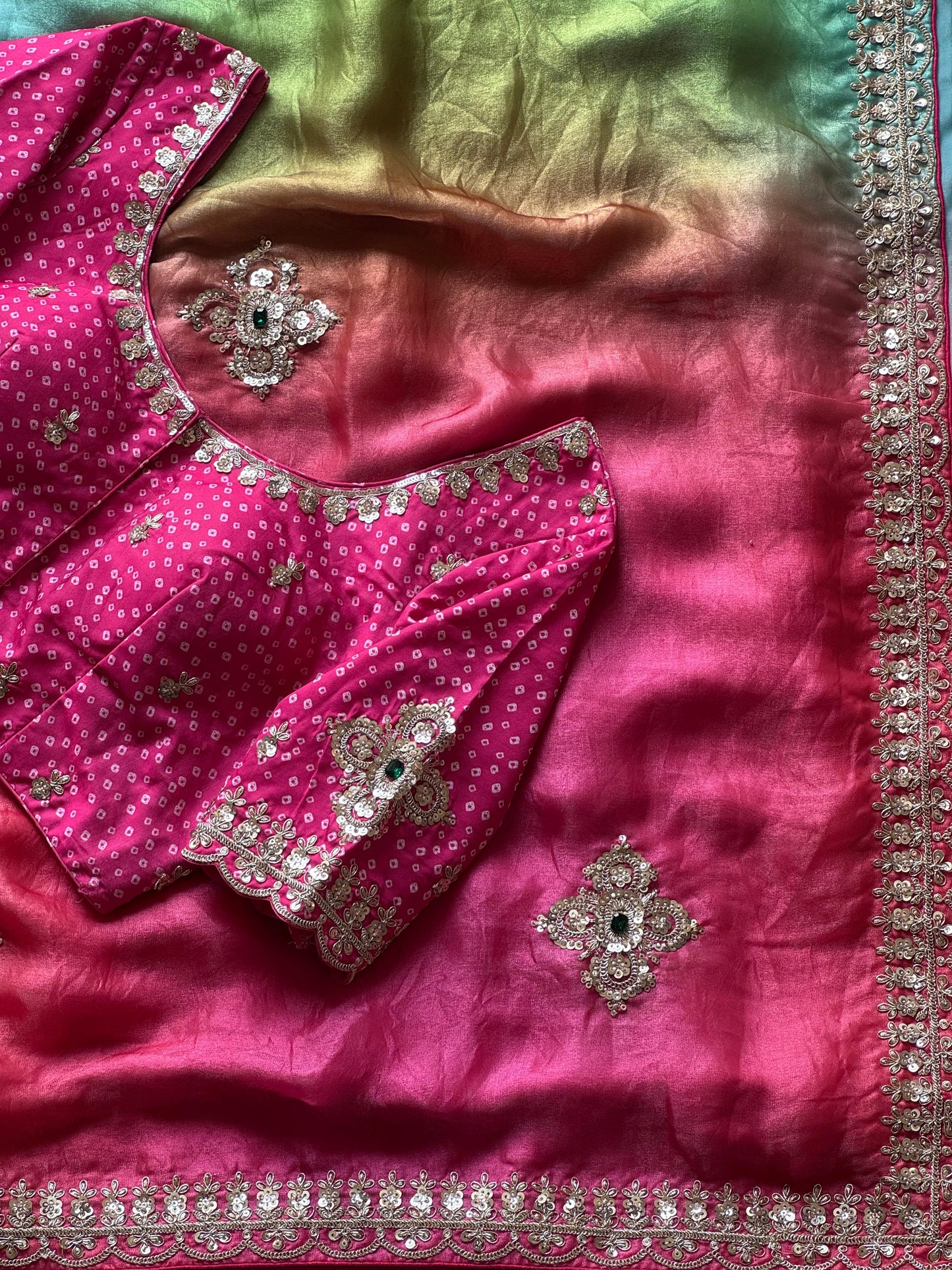 Noor-e-Gulabi Saree