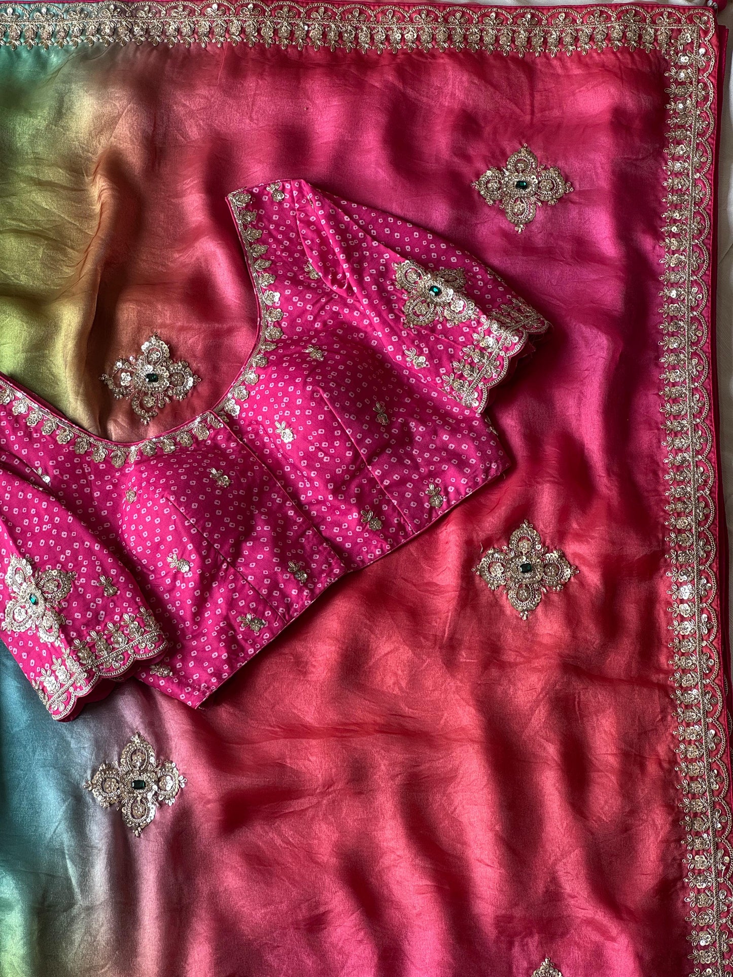 Noor-e-Gulabi Saree