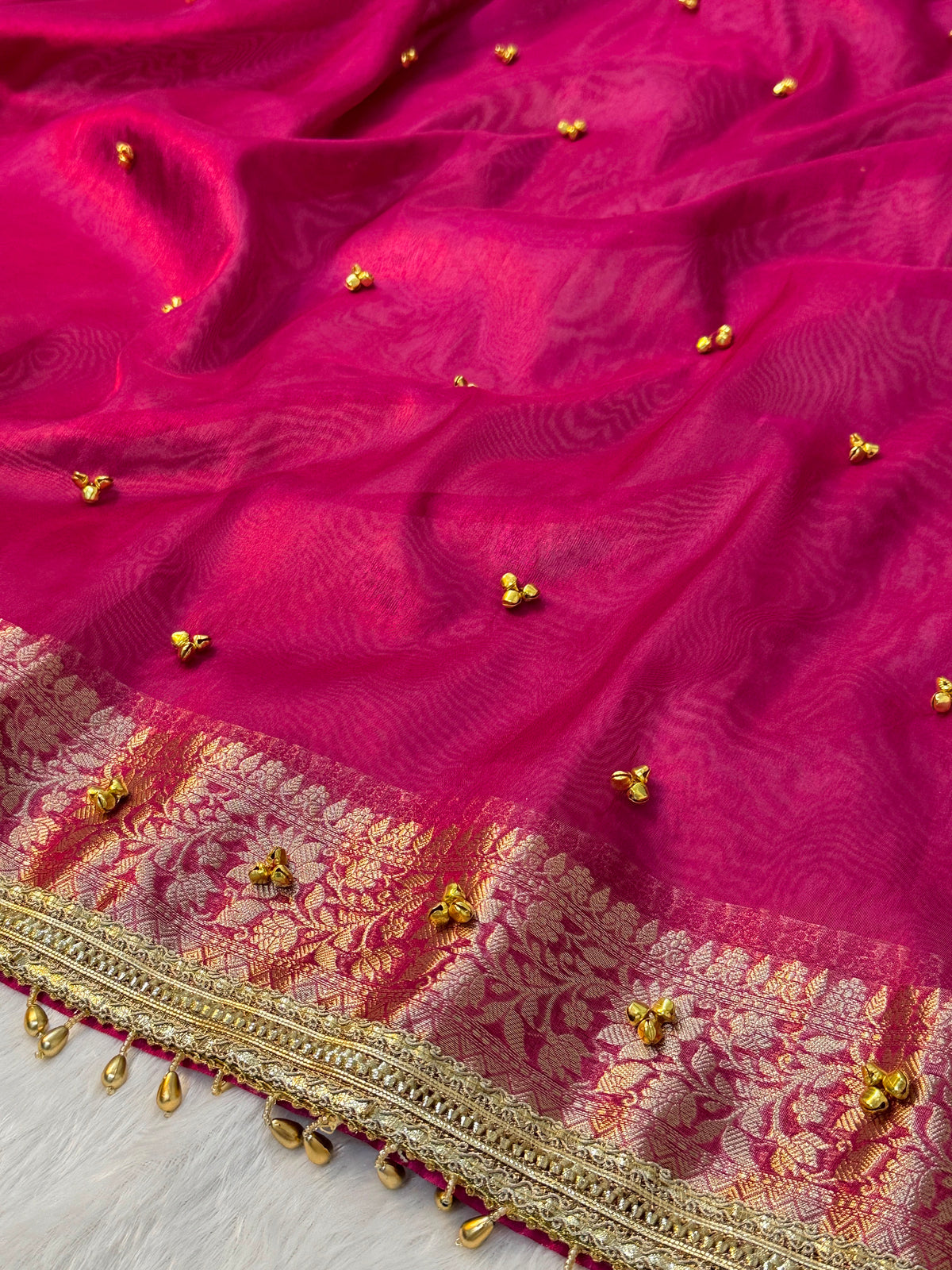 Suhagan Ghoongroo Saree