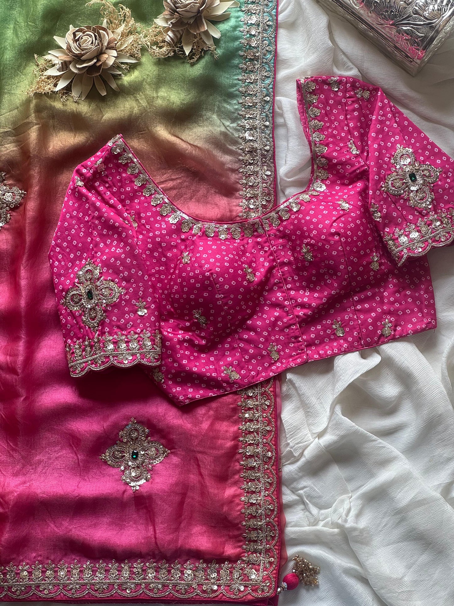 Noor-e-Gulabi Saree