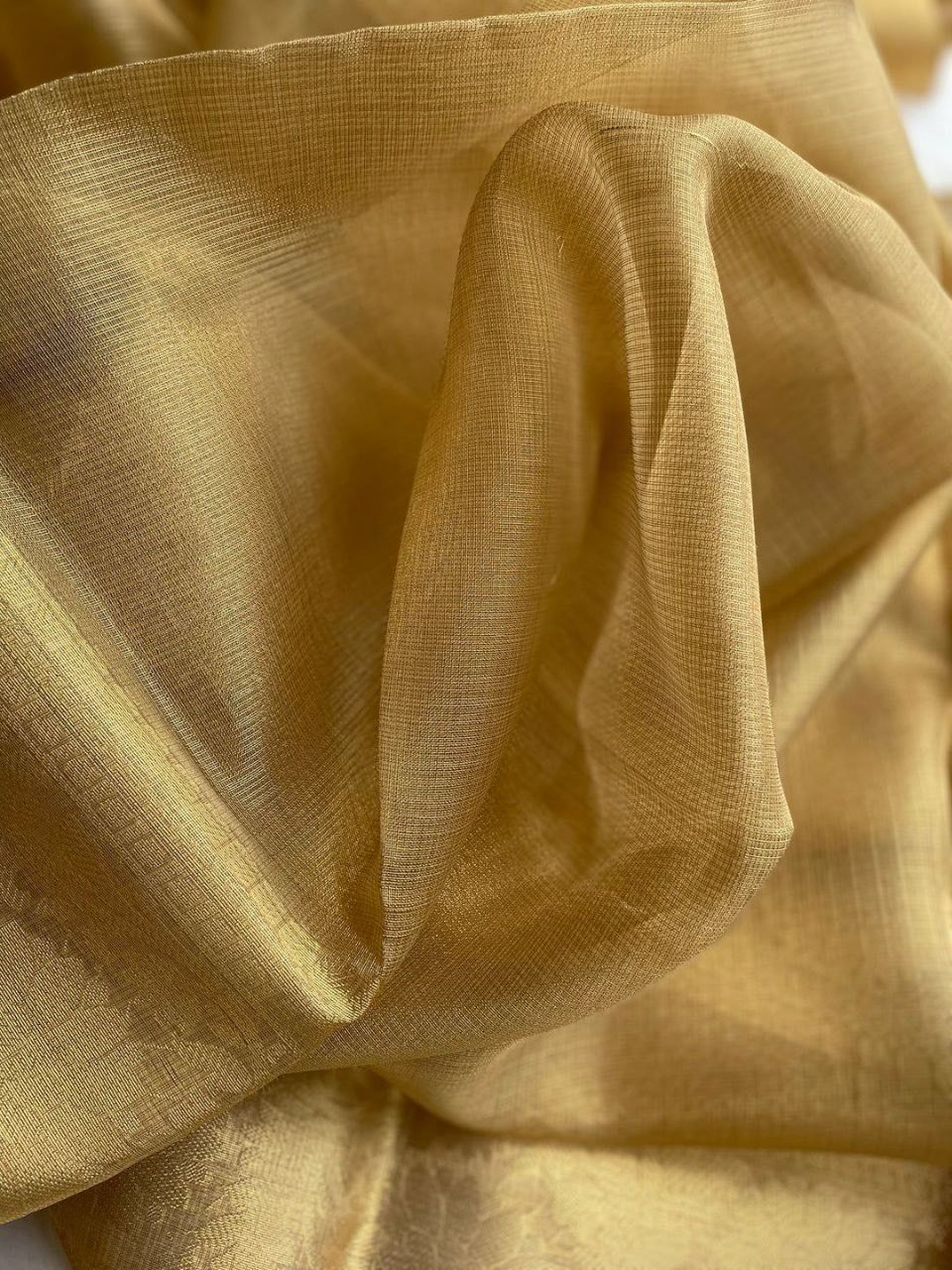Gold Queen Tissue Silk