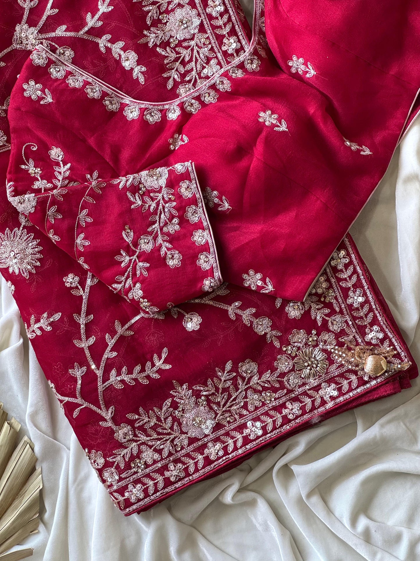 Ruhani Laal Saree
